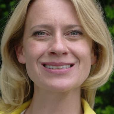 Caroline Peters